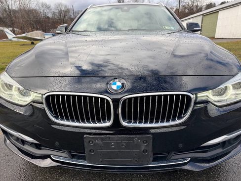 Used 2017 BMW 330i xDrive Wagon image 3