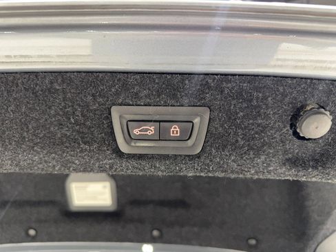 Used 2018 BMW 540i xDrive image 28