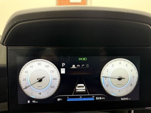 Used 2024 Hyundai Elantra Limited FWD image 12