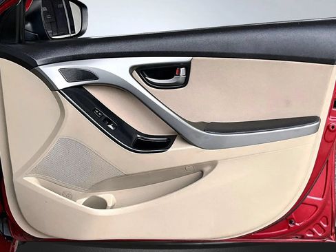 Used 2014 Hyundai Elantra SE w/ Option Group 02 FWD image 24