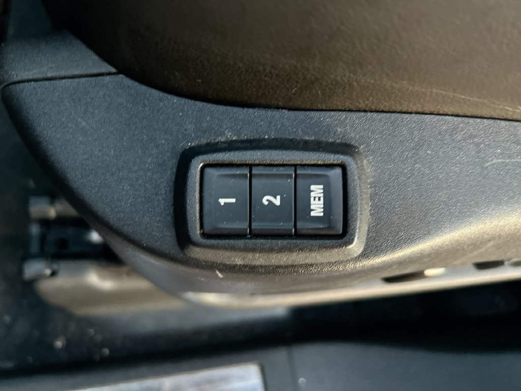 Used 2013 Cadillac SRX Luxury AWD/4WD image 13