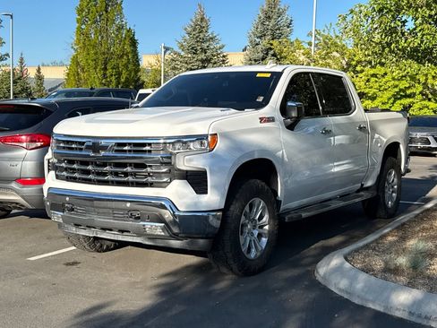 Used 2022 Chevrolet Silverado 1500 LTZ AWD/4WD image 2