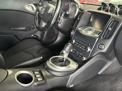 Used 2016 Nissan 370Z Coupe RWD image 12