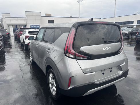 Used 2023 Kia Soul LX w/ LX Technology Package image 6