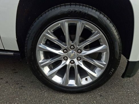 Used 2019 Chevrolet Suburban Premier w/ Premier Plus Edition image 8