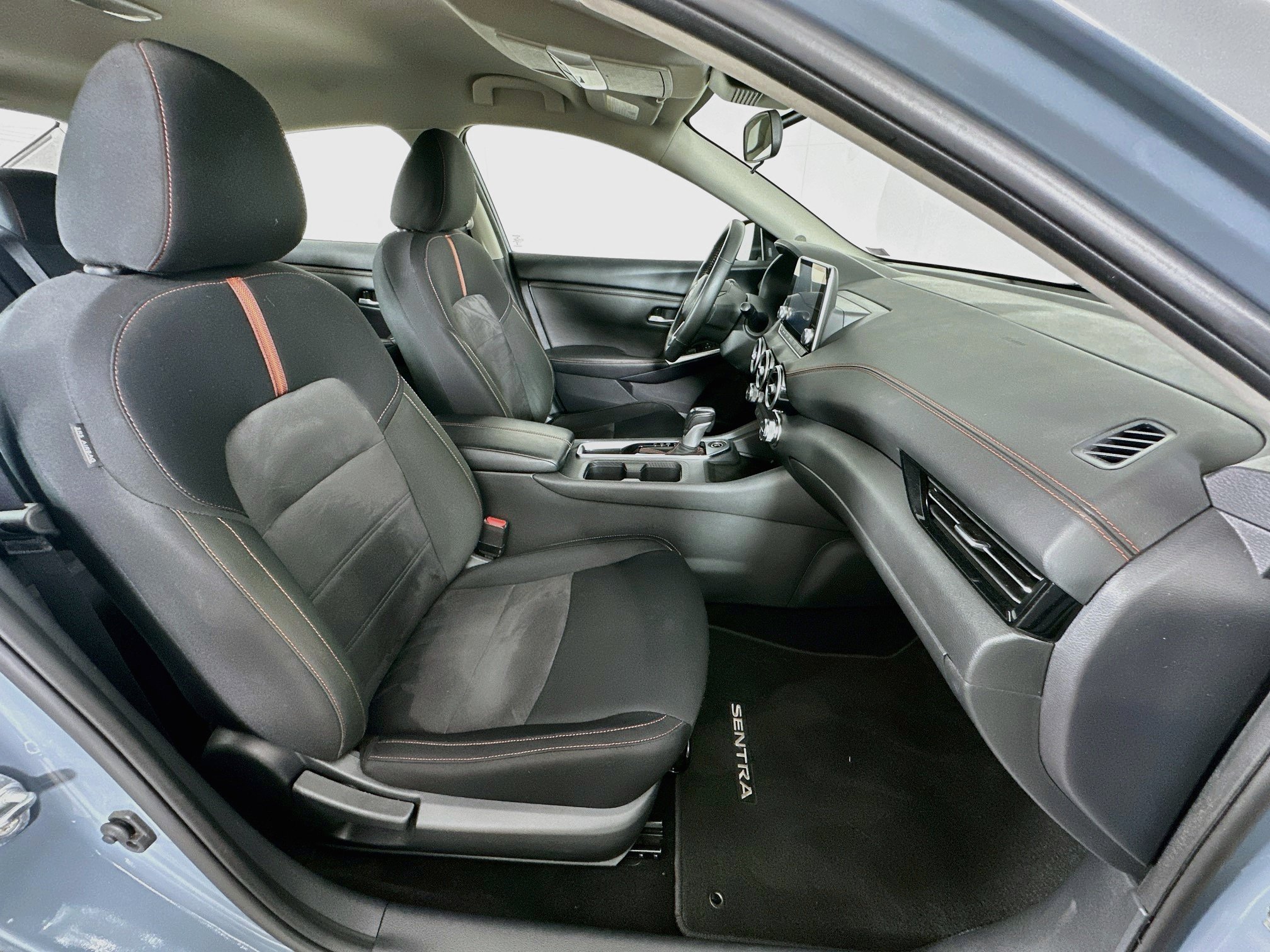 Used 2025 Nissan Sentra SR FWD image 28