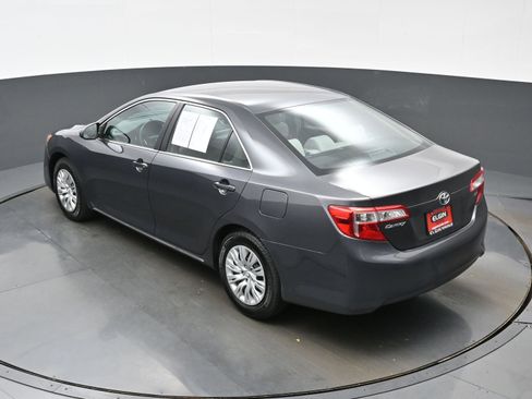 Used 2013 Toyota Camry LE FWD image 33