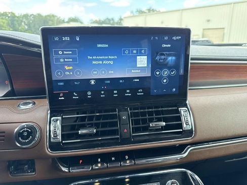 Certified 2022 Lincoln Navigator L Reserve AWD/4WD image 24