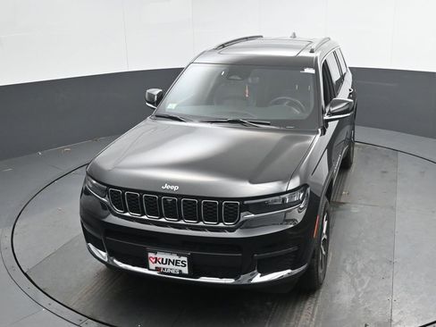 Used 2024 Jeep Grand Cherokee L Limited w/ Luxury Tech Group II image 33