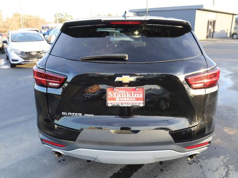 Used 2025 Chevrolet Blazer LT image 4