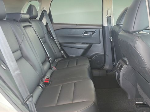 Certified 2023 Nissan Rogue SV w/ SV Premium B Package AWD/4WD image 20