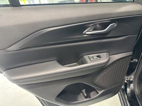 Used 2024 Jeep Grand Cherokee Altitude AWD/4WD image 24
