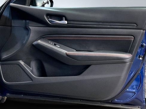 Used 2019 Nissan Altima 2.5 SR w/ SR Premium Package image 32