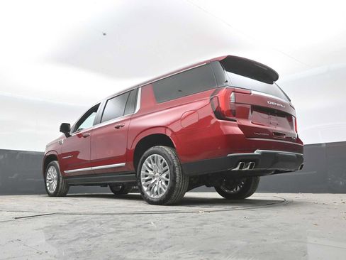 New 2026 GMC Yukon XL Denali w/ Sun & Power Step Package AWD/4WD image 23