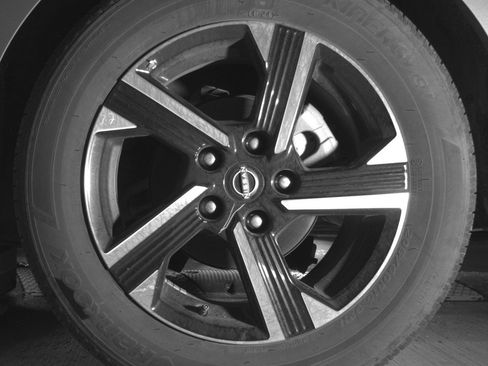 Used 2025 Nissan Sentra SV image 14