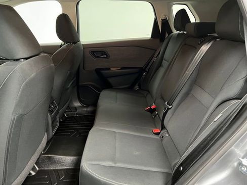 Used 2023 Nissan Rogue S image 39