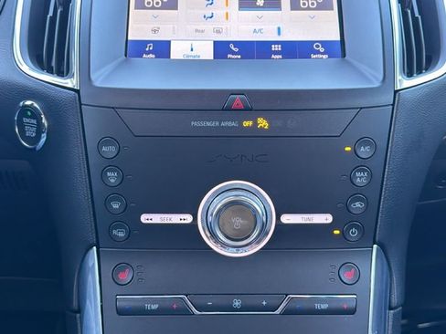 Used 2020 Ford Edge Titanium image 33