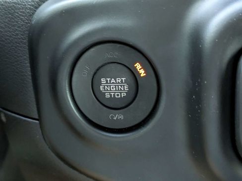 Used 2023 Jeep Wrangler Unlimited AWD/4WD image 28