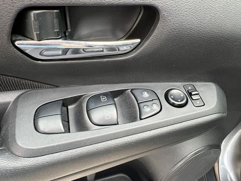 Used 2022 Nissan Kicks SV image 17