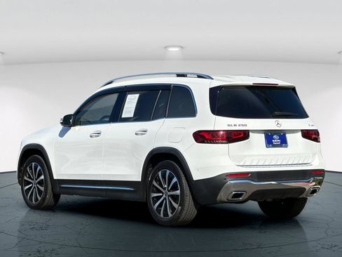 Used 2021 Mercedes-Benz GLB 250 4MATIC image 4