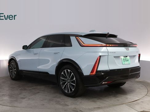 Used 2024 Cadillac Lyriq Sport AWD/4WD image 17