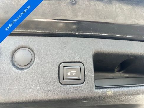 Used 2018 Chevrolet Equinox LT image 25