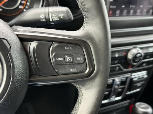 Used 2022 Jeep Gladiator Sport AWD/4WD image 19