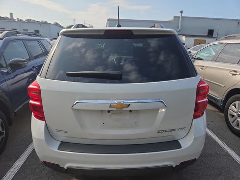 Used 2016 Chevrolet Equinox LTZ w/ Enhanced Convenience Package FWD image 5