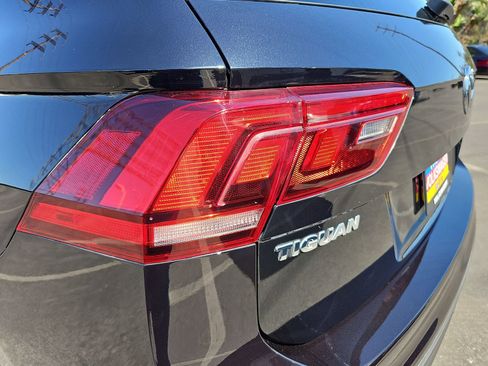 Used 2018 Volkswagen Tiguan S image 35