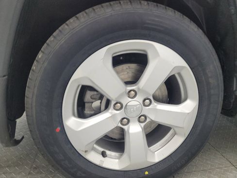 Used 2018 Jeep Compass Latitude image 31