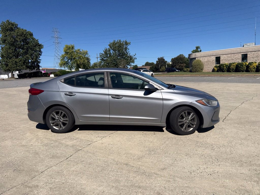 Used 2017 Hyundai Elantra SE FWD image 13