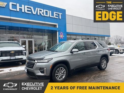 Used 2023 Chevrolet Traverse LT image 1