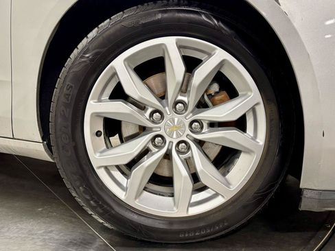 Used 2019 Chevrolet Impala LT FWD image 11
