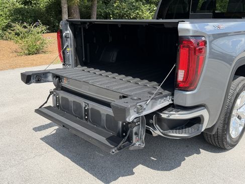 Used 2020 GMC Sierra 1500 SLT w/ SLT Premium Plus Package AWD/4WD image 11
