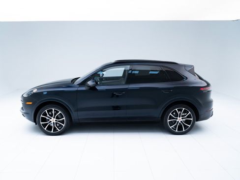 Certified 2022 Porsche Cayenne S Platinum image 2