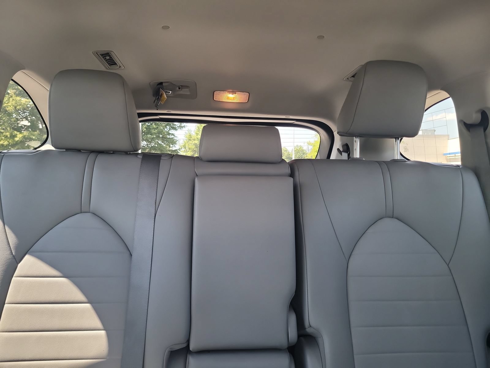 Used 2022 Toyota Highlander XLE AWD/4WD image 23