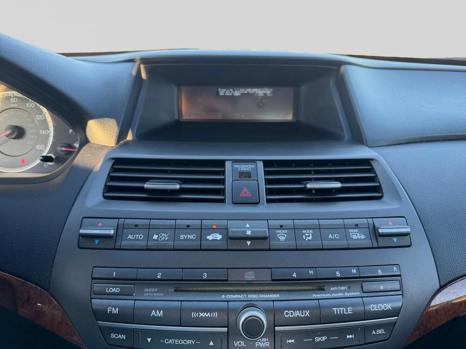 Used 2011 Honda Accord EX-L image 21
