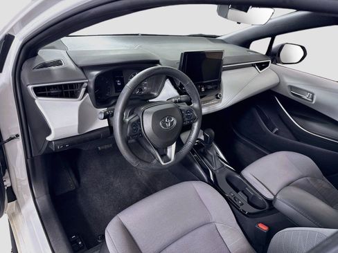 Used 2023 Toyota Corolla SE w/ Carpet Mat Package (TMS) FWD image 3