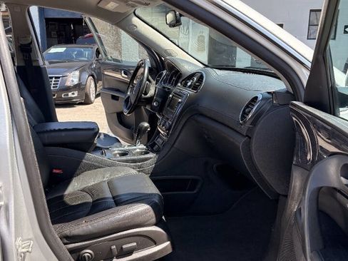 Used 2017 Buick Enclave Leather FWD image 28