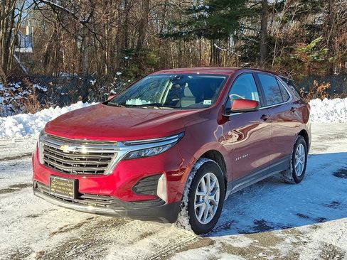 Used 2023 Chevrolet Equinox LT image 3