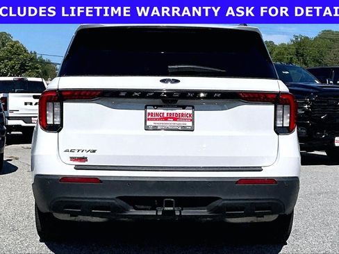 Used 2025 Ford Explorer Active RWD image 4