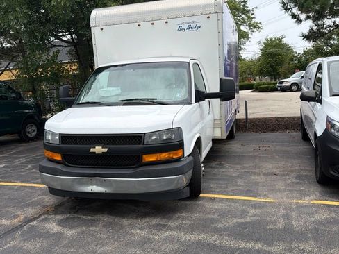 Used 2018 Chevrolet Express 3500 Extended w/ Power Convenience Package RWD image 3