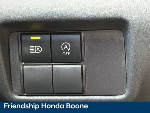 Used 2023 Toyota Highlander L AWD/4WD image 33