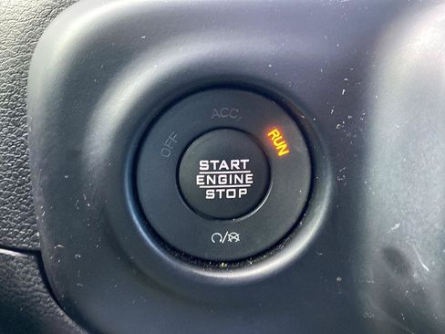 Used 2022 Jeep Wrangler Unlimited Sahara w/ Cold Weather Group AWD/4WD image 21