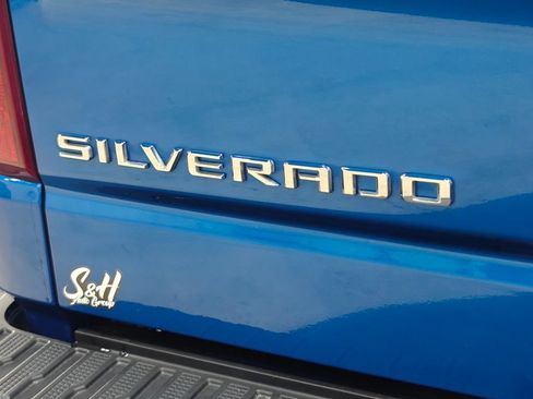 Used 2023 Chevrolet Silverado 1500 LT AWD/4WD image 45