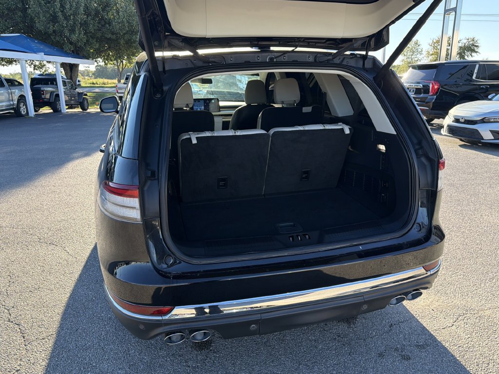 Used 2025 Lincoln Aviator 2WD image 8