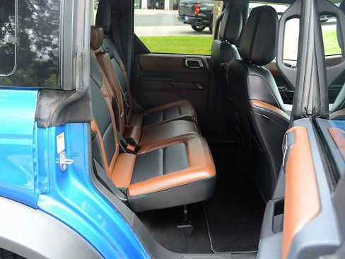 Used 2024 Ford Bronco Outer Banks w/ Sasquatch Package AWD/4WD image 16