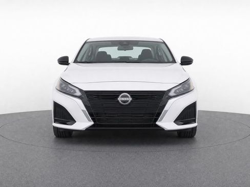 Used 2024 Nissan Altima 2.5 SV FWD image 5