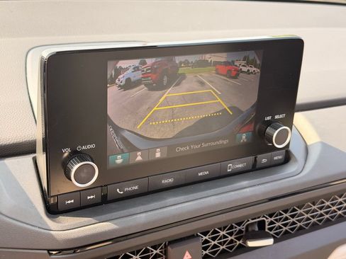 Used 2024 Honda Accord EX image 19