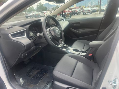 Certified 2025 Toyota Corolla LE FWD image 10